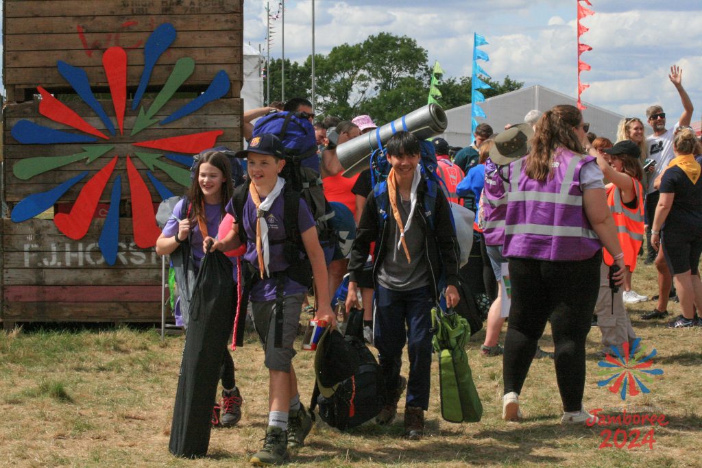 Parents dropping off Scouts and Guides at the main Arena.