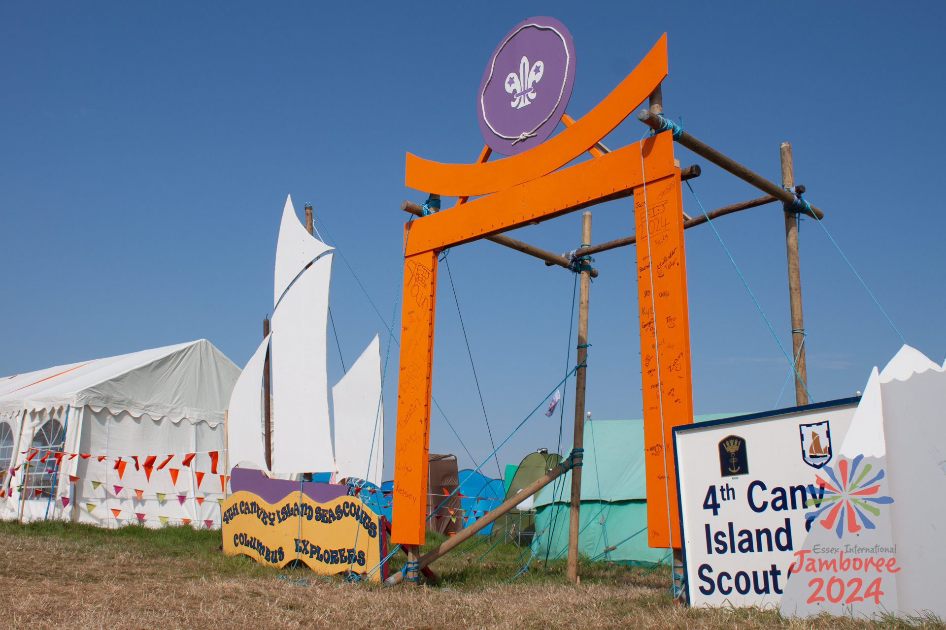 A gateway on the Yangtze Subcamp